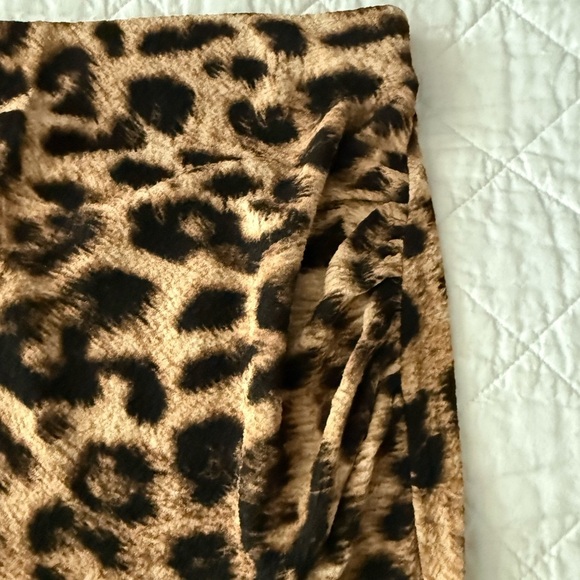 NWT H&M Animal Print Pencil Skirt - Picture 2 of 8